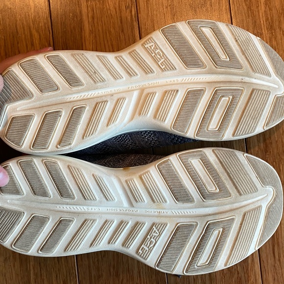 APL Techloom Pro Silver Sneakers - Picture 3 of 3